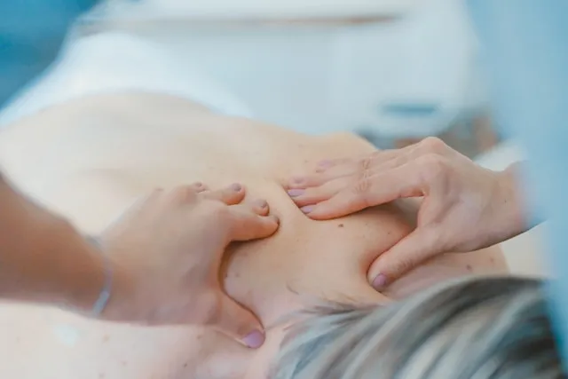 Co oznacza holistyczne spojrzenie na ciało w terapii osteopatycznej?