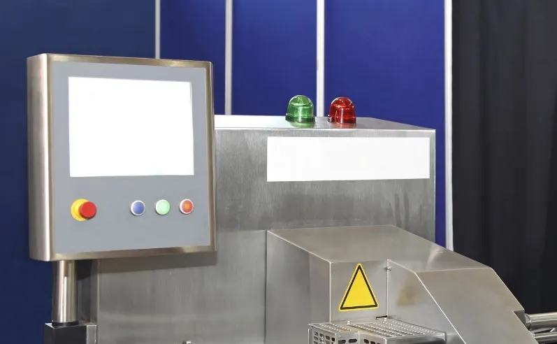 Jakie dane zbierają inteligentne maszyny pakujące i jak wpływa to na decyzje produkcyjne?