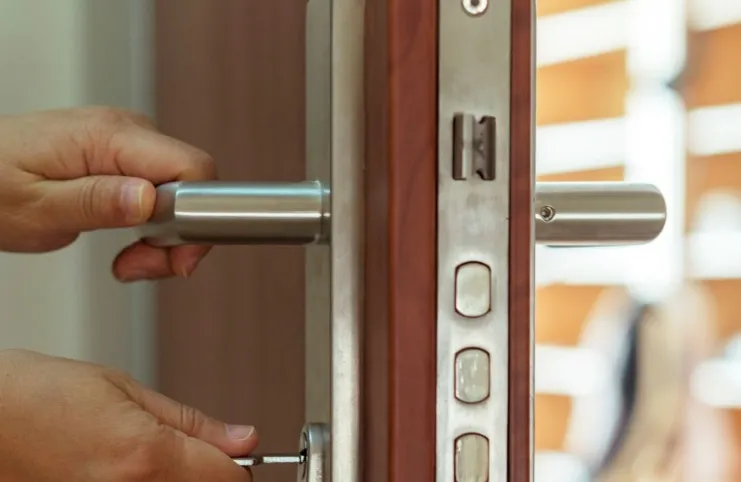 Jak sprawdzić, czy drzwi zewnętrzne pasywne mają odpowiednie potwierdzenie jakości w postaci certyfikatów?